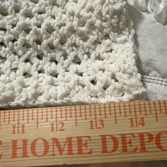 White V-Neck Open Weave Cotton Poly Blend Swim Coverup/Tunic Sweater. - Picture 6 of 12